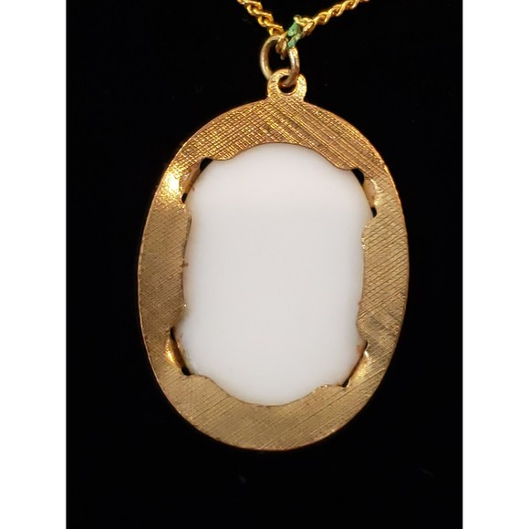 Vintage Unsigned Cabochon Limoges Cameo Portrait Pendant Necklace, Country Scene - Picture 3 of 10